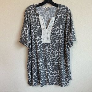 Honeyme Curvy Top Animal Leopard Print Knit Detail Short Sleeve Plus Size NWT